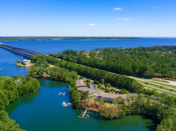 143 Ballard Ln, Santee, SC 29142