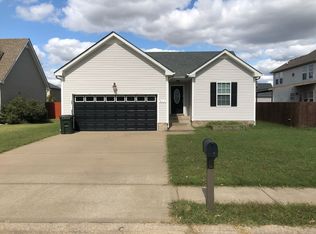 609 S Cavalcade Cir, Oak Grove, KY 42262
