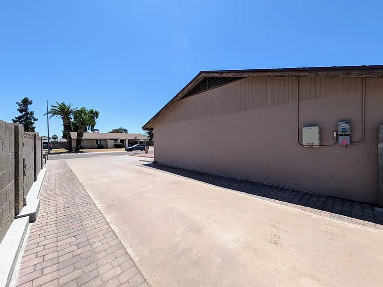 3848 W North Ln — Photo 42