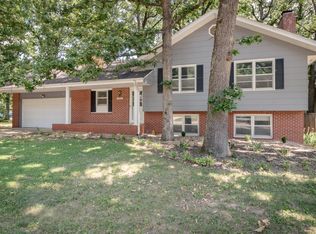 2038 S Hillcrest Ave, Springfield, MO 65807