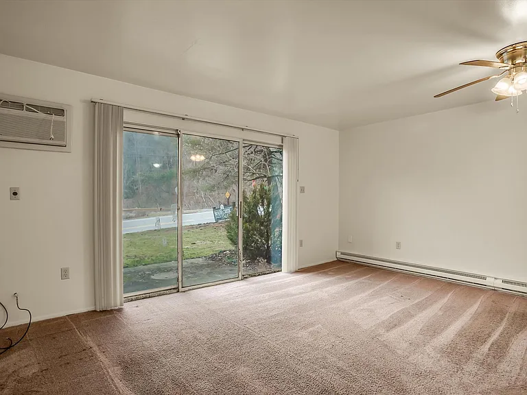 Beaver Creek Village Apartments — Photo 9