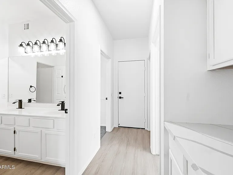 1540 E San Remo Ave — Photo 22