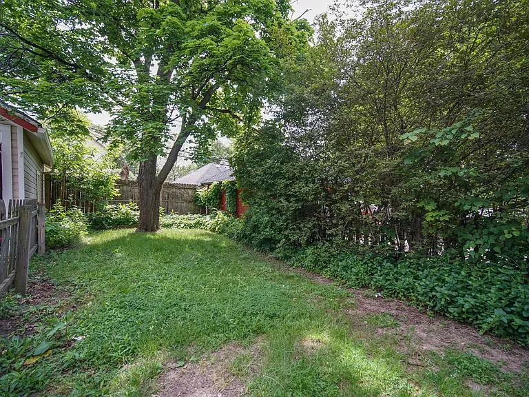 101 Crittenden Blvd — Photo 21