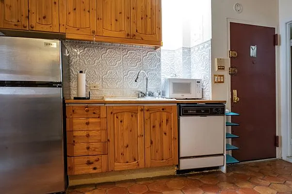 Sold by Prince Real Estate Associates LLC | media 7