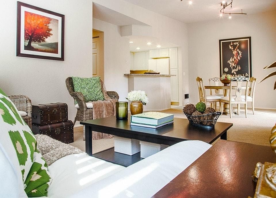 1st image of 1380 Bellevue Way NE APT 2