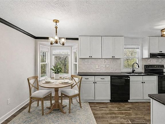 4th image of 125 Bethlehem Church Rd