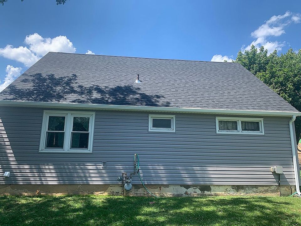 2nd image of 1456 E Walnut St
