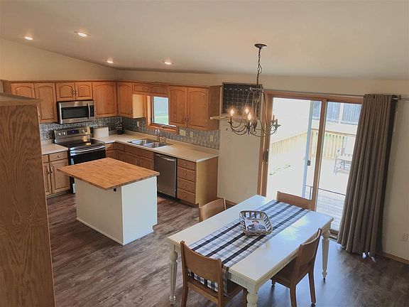 Kitchen and dining area