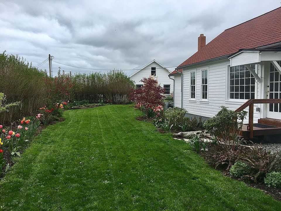 2nd image of 2090 Arnold Rd