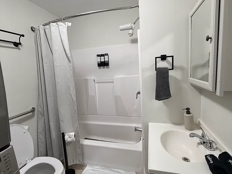 205 N 11th St #2 — Photo 22
