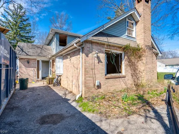 6196 Engle Rd, Brookpark, OH 44142