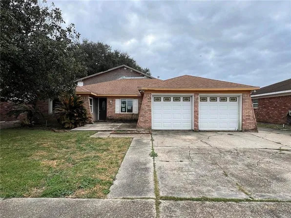 2039 Spanish Oaks Dr, Harvey, LA 70058