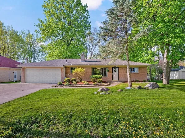 950 Gallaland Ave, Rochester Hills, MI 48307