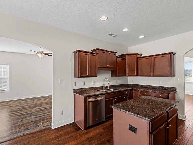 260 Cuddy Ct — Photo 4