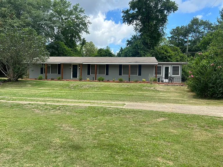 1445 Highway 31 N — Photo 4