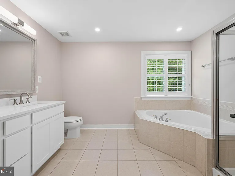 110 Bedrock Dr — Photo 28