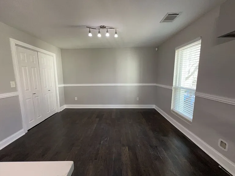 401 Walton St — Photo 14