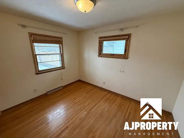 1400 S Riverdale Rd — Photo 14