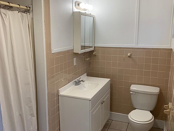 5th image of 38 Blaine Ave #1