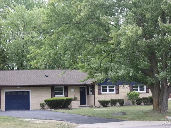 1932 S Outer Dr, Saginaw, MI 48601