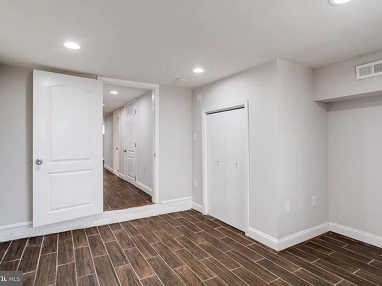 442 N Linwood Ave — Photo 23