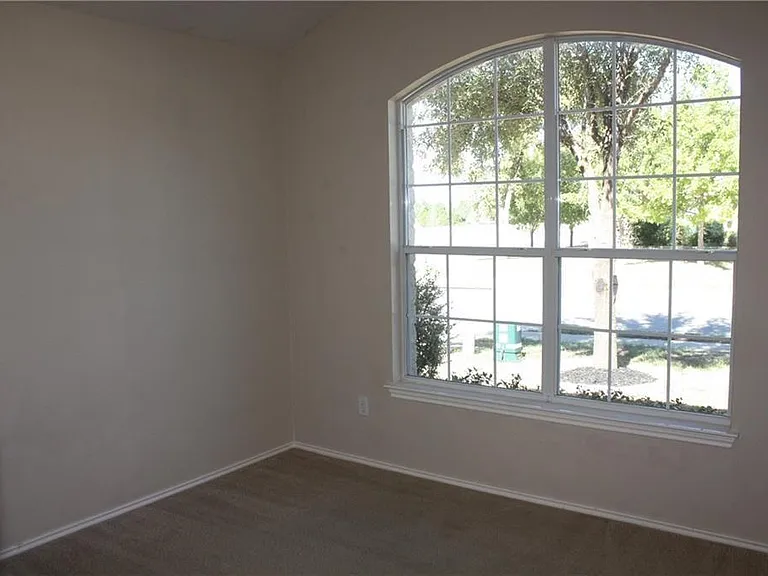 3776 Castle Rock Dr — Photo 6