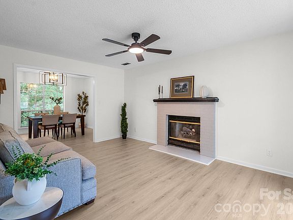 4th image of 8314 David Lee Ln