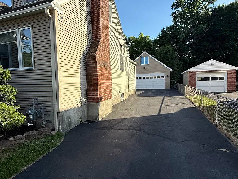 2 Leach Ave — Photo 24
