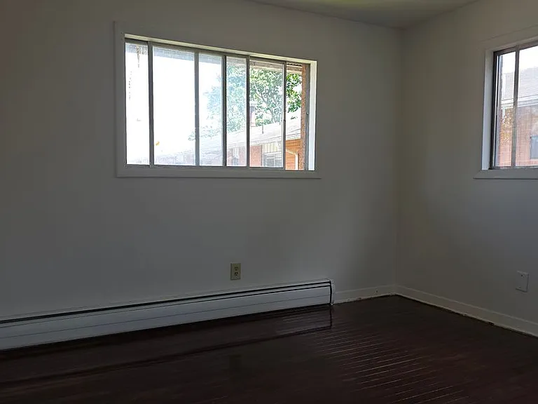 519 W Water St #F — Photo 10