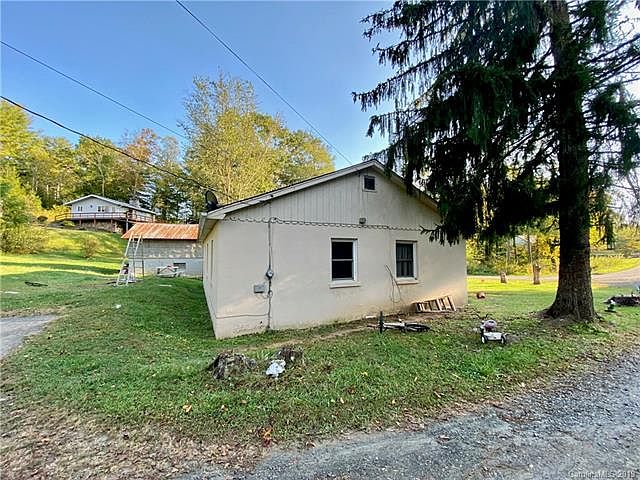 2nd image of 90 Franklintown Rd
