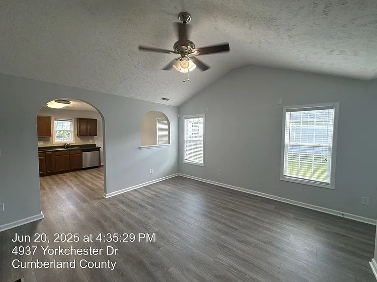 4937 Yorkchester Dr — Photo 7