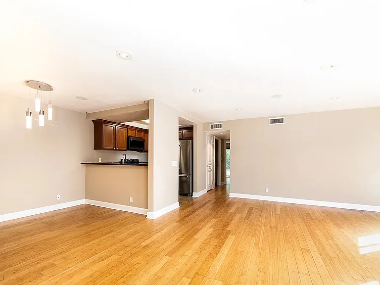1633 S Bentley Ave #5H — Photo 8