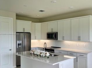 4615 Greenway Dr, Hollywood, FL 33021