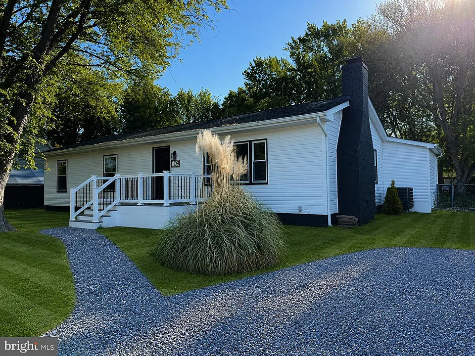 109 Birch Rd