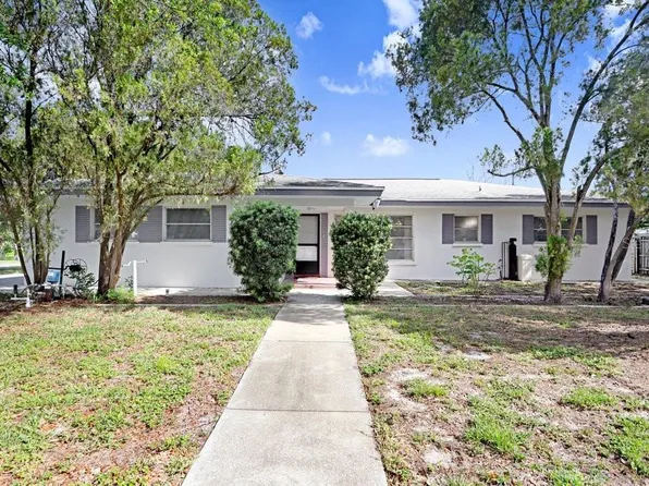 1600 Pinewood Dr, Clearwater, FL 33756