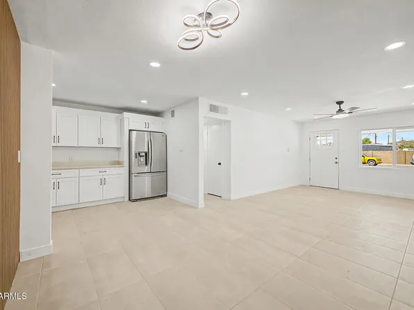 2305 W MARYLAND Avenue, Phoenix, AZ 85015