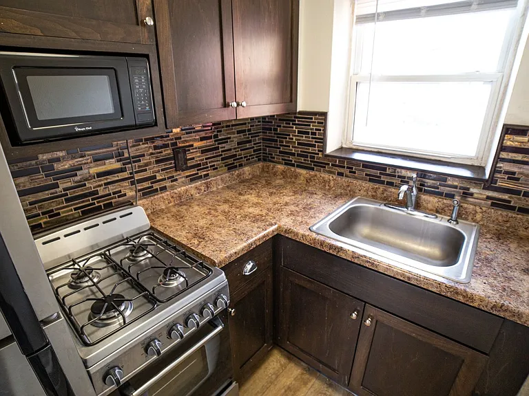 3431 Dupont Ave S — Photo 10