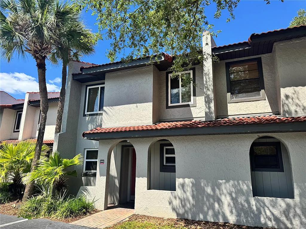 2 bed, 2.0 bath, 1052 sqft, $2,000 — Photo 2