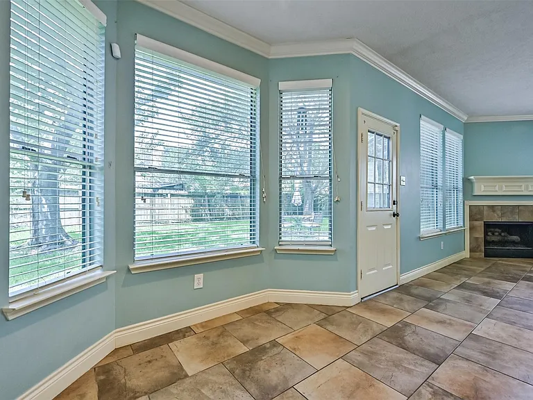 2714 Safe Harbour Cir — Photo 16
