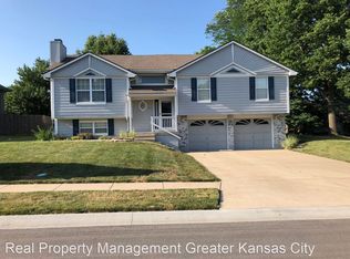 1912 SE 7th St, Lees Summit, MO 64063