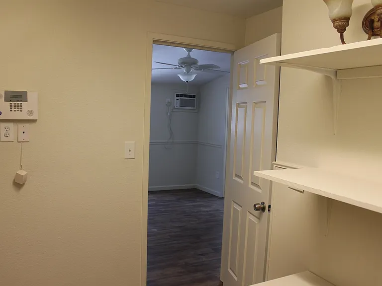 630 Frontage Rd — Photo 8