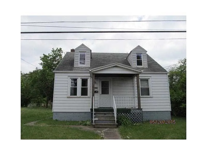 34 Esther St photo 1