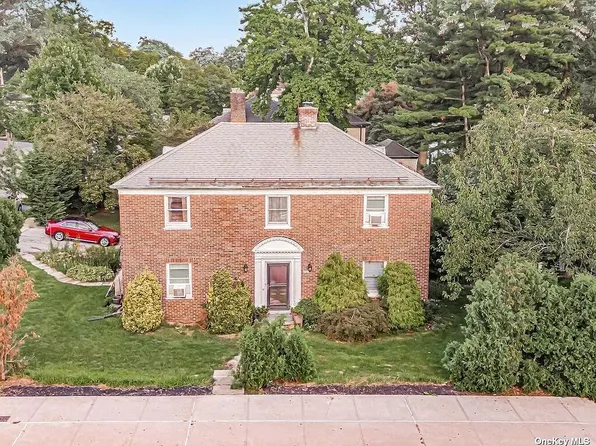 4590 Henry Hudson Pkwy E, Bronx, NY 10471