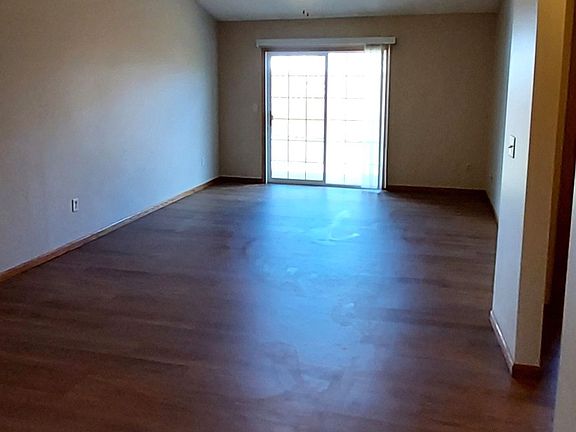 3rd image of 1415 Broadway St #3