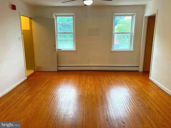 6649 Hegerman St, Philadelphia, PA 19135