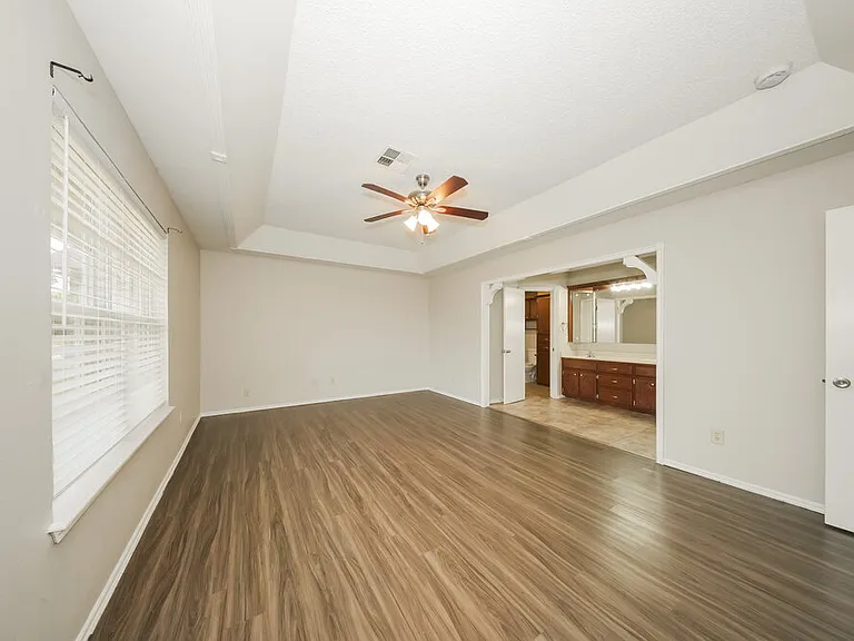 5421 Sudbury Ln — Photo 10
