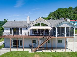 1696 Falling Water Rd, Sparta, TN 38583