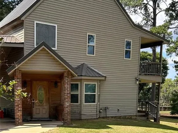 665 Pardee Rd, Campti, LA 71411
