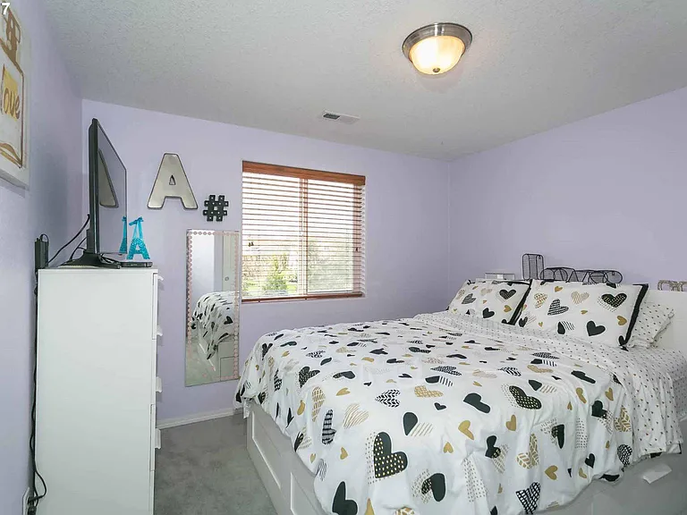 543 SW Portsmouth Pl — Photo 10