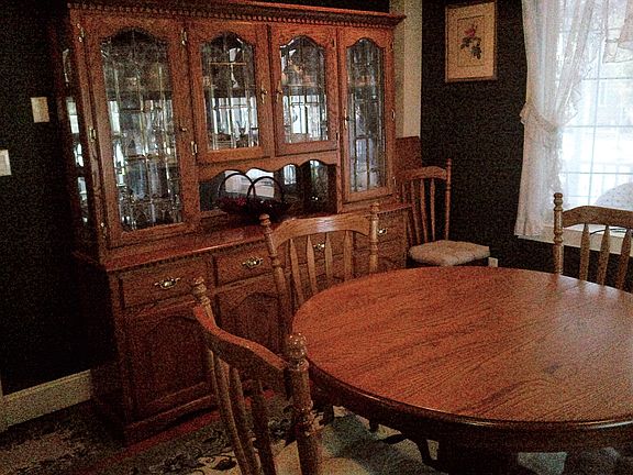 2nd image of 76 Paumanake Ave